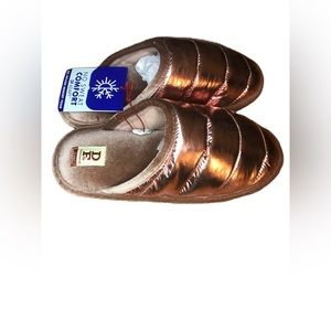 NWT Dearfoam Puffer Scuff Metallic Copper Slippers